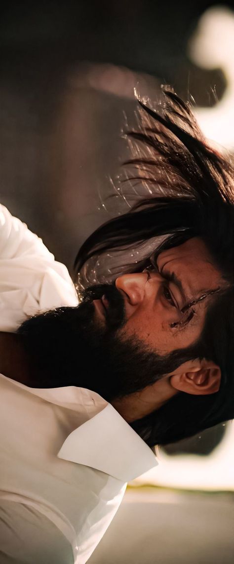 Yesh Kgf Photos, Kgf Rocky Wallpaper, Yash Kgf, Kgf Photos Hd, New Movie Images, American Logo, Famous Indian Actors, Ms Dhoni Wallpapers, Ab De Villiers