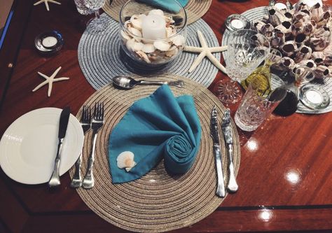 #stewardess #yachtstew #yachtstewardess #tabledecor #tableecorations #tablesettings Yacht Table Decorations, Yacht Stewardess Table Settings, Yacht Table Decor, Yacht Table Settings, Yacht Decorating Ideas, Stew Ideas, Dekoracija Stola, Yacht Ideas, Dinner Table Set Up