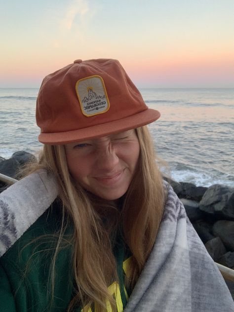 Five Panel Hat Outfit Women, Granola Hats, Coastal Granola Aesthetic, Simple Beach Life, Granola Hat, 5 Panel Hat Outfit, Granola Fits, Granola Outfits, Salted Granola