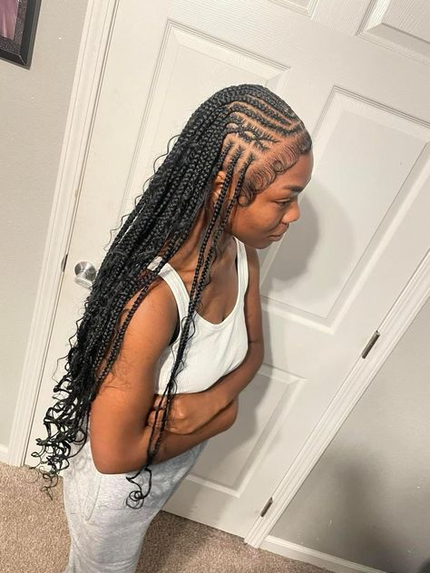 Bohemian Fulani Braids With Curls, Cute Hairstyles Weave Braids, Hair Styles Weave Braids Hairstyles, To The Back Braids, Funali Braids, Braided Hairstyles For Black Women Cornrows, Sleek Ponytail Hairstyles, Fest Outfits, Box Braids Hairstyles For Black Women