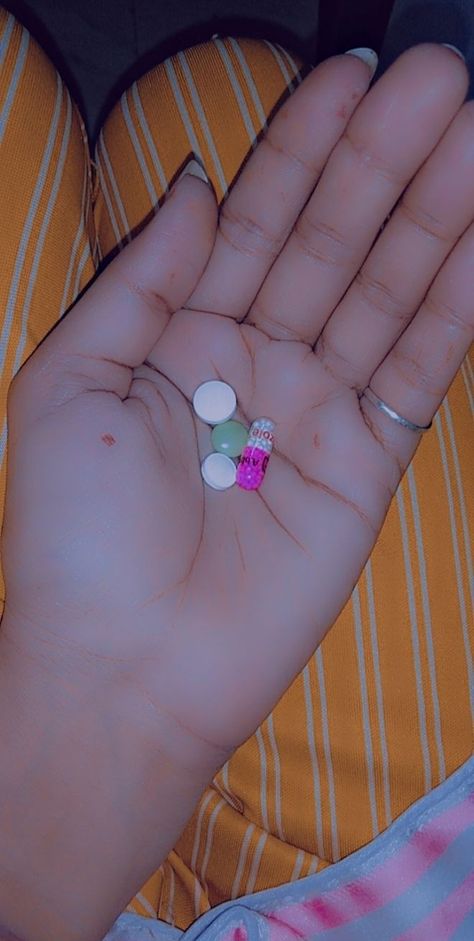 Fever Medicine Pic, Medicine Tablet In Hand, Tablets Medicine Pics, Medicine Snap Story, Tablet Snap, Medicine Pictures, Medicine Tablet, Medicine Snaps, Snap Stories