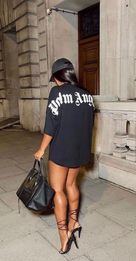 Big Shirt And Heels Outfit, Over Size Tee With Heelz, Chic Summer Streetwear T-shirt, Oversized Tshirt Thigh High Boots, Trendy Oversized T-shirt Dress For Summer, Oversized Tee Cowboy Boots, Tee Shirt Dress Outfit, Long Legged Girls, Outing Outfit