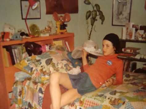 via teenage bedroom; The pre-teen room 1978.  Holly Hobbie bed spread, Laura Ingalls Wilder books, Mickey Mouse clock, and all my older siblings’ hand me down knick knacks.—Submission from Conzie  I would take everything in this room. 1970s Bedroom, Mickey Mouse Clock, 70s Bedroom, Teenage Girl Room, Vintage Feeling, Teen Bedrooms, Older Siblings, Bed Spread, Laura Ingalls Wilder