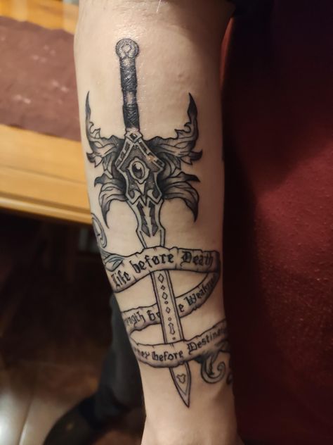 My new tattoo from The Stormlight Archive (design by @erikasibal) #tattoos #tattoo #beauty Stormlight Archive Tattoo Ideas, Stormlight Tattoo, Stormlight Archive Tattoo, Archive Tattoo, The Stormlight Archive, Trending Tattoos, Prison Tattoos, Stormlight Archive, D Tattoo