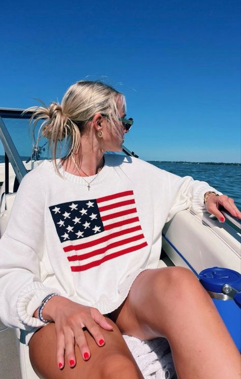 stole this off of someone’s instagram as an inspo pic sorry 4th Of July Boat Outfit, Fourth Of July Lake Outfits, Fourth Of July Lake, Fourth Of July Lake Aesthetic, Cute Fourth Of July Bikinis, 4th Of July Photos, Lake Pictures, Summer Sweaters, Boating Outfit