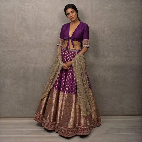 Get That Traditional Yet Beautifully Unique Look In Awesome Banarsi Lehenga, Rich In Color And Variety In Designs! Banarsi Lehenga, Banarasi Lehenga, Jayanti Reddy, Simple Lehenga, Half Saree Lehenga, Lehenga Blouse Designs, Indian Saree Blouses Designs, Half Saree Designs, Choli Designs