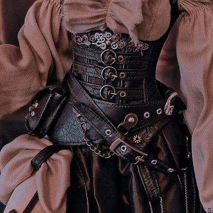 Dragoncore Outfits, Dark Pirate Aesthetic, Assassin Clothing, Look Gatsby, Pirate Aesthetic, Royalty Core, Black Pirate, Royal Core, Medieval Aesthetic