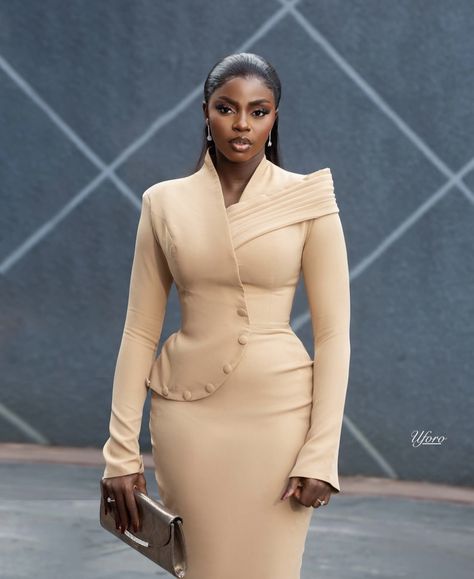 English Gowns For Ladies, Corporate Gowns, Stylish Office Wear, Modest Dresses Fashion, Corporate Dress, Chic Dress Classy, Work Dresses For Women, Stylish Work Attire, Woman Suit Fashion