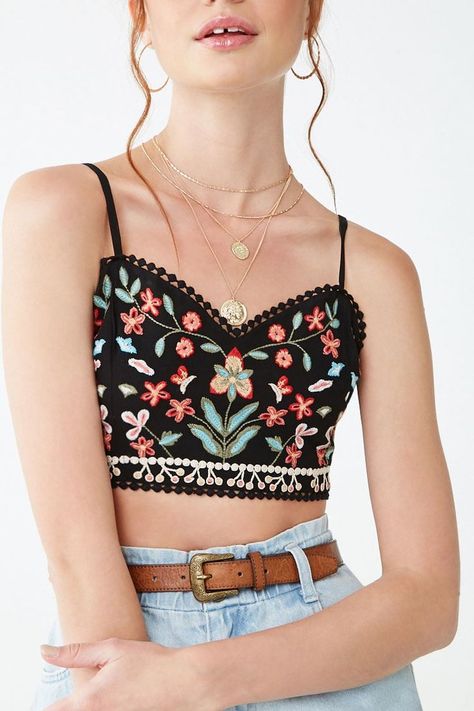 4122cb13c7a474c1976c9706ae36521d Crop Top Design, Crop Top Designs, Mexican Outfit, Floral Cami, Bohemian Tops, Trendy Fashion Tops, Trendy Blouses, Trendy Blouse Designs, Fancy Blouses