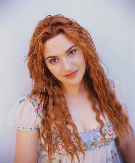 Kate Winslet ✾ Titanic Kate Winslet, Historical Hairstyles, Long Red Hair, Auburn Hair, Kate Winslet, Long Red, Classic Beauty, Titanic, Redheads