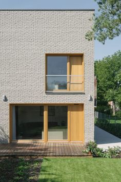 Recessed Windows, House Cladding, Brick Detail, Local Architecture, Brick And Wood, Casas Coloniales, Brick Architecture, Brick Facade, Architecture Studio