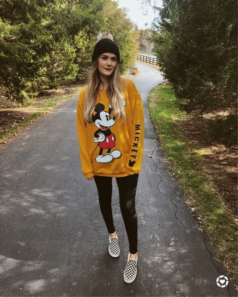 Womens Disney Outfits Winter, Disney Outfits With Leggings, Disney Leggings Outfit, Disney Outfits Winter, Mickey Hoodie, Disney Outfits Women, Mickey Mouse Sweatshirt, Disney Leggings, Disney Princess Outfits