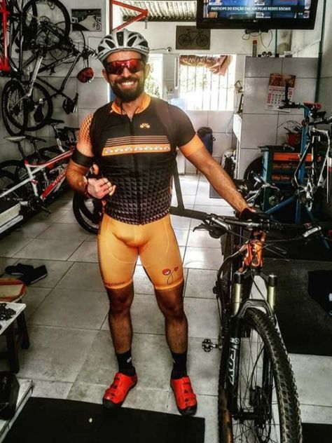 Cycling Gear Clothing, Mens Cycling Outfit, Cycling Apparel Men, Cycling Lycra, Cycling Attire, Cycling Tights, Masculine Fashion, Men Abs, Gym Outfit Men