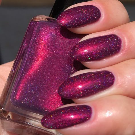 Red And Purple Aesthetic, Reddish Purple Nails, Aubergine Nails Deep Purple, Purple Nailpolish Aesthetic, Purple Shimmer Nails Acrylic, Deep Purple Sparkle Nails, Nail Paint Shades, Pretty Nail Polish, Red Violet