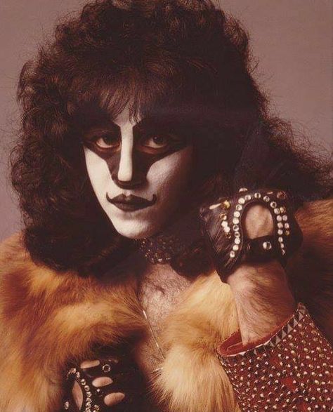 Vinnie Vincent, 80s Hair Bands, Eric Carr, Peter Criss, Kiss Army, Kiss Pictures, Paul Stanley, Ace Frehley, Hot Band