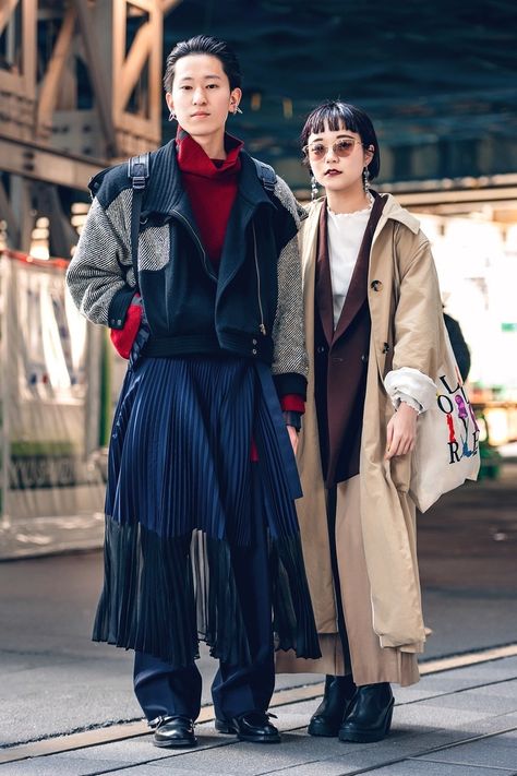 Men in Skirts-And a Dress or Two - Vogue Chinese Street Fashion Men, Men In Skirts, Space Clothes, Japanese Street Fashion Men, Japan Fashion Week, Japanese Street Wear, Androgynous Outfits, Japan Fashion Street, Abstract Aesthetic