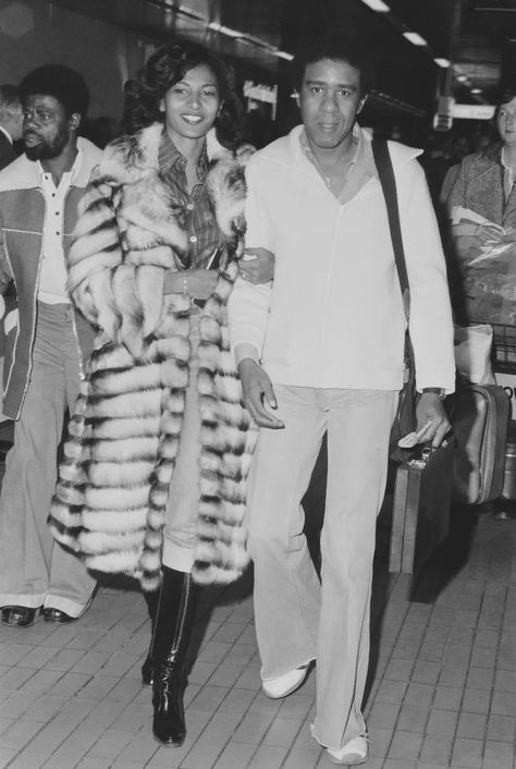 Pam Grier Split From Richard Pryor After Shocking Doctor's Visit Evergreen Color, Celebrity Airport Style, Pam Grier, Richard Pryor, Foxy Brown, Black Glamour, Black Entertainment, Vintage Black Glamour, Black Actors