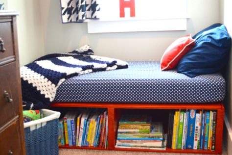 Cute idea for a toddler bed with storage! Toddler Bed With Storage, Bed Boy, Diy Toddler Bed, Diy Storage Bed, Fun Room, Pinterest Design, Toddler Mattress, Nursery Theme, Shared Room