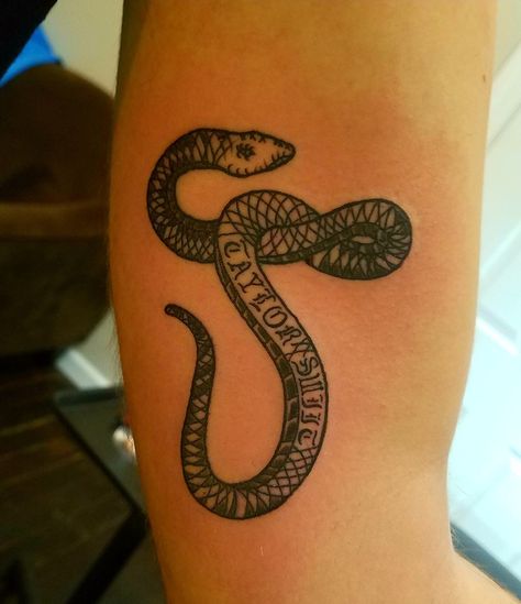 Taylor Swift Tattoo Reputation, Reputation Tattoo, Taylor Swift Snake, Taylor Tattoo, Reputation Snake, Tattoo Snake, Taylor Swift Tattoo, Tattoo Face, All About Taylor Swift