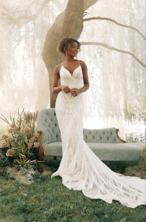 Disney Wedding Dresses Tiana, Wedding Dress Princess And The Frog, Tiana Themed Wedding Dress, Tiana White Dress Cosplay, Tianas Wedding Dress, Princess Tiana Inspired Wedding Dress, Princess And The Frog Wedding Theme Suit, Tiana Princess And The Frog Wedding Dress, Tiana Inspired Wedding Dress