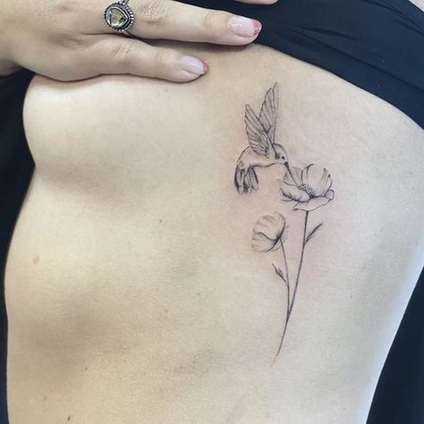 Hummingbird Poppy Tattoo, Poppy Flower And Hummingbird Tattoo, Simple Hummingbird And Flower Tattoo, Hummingbird Mother Daughter Tattoos, Hummingbird With Birth Flowers Tattoo, Hummingbird And Carnation Tattoo, Poppy And Hummingbird Tattoo, Small Hummingbird Tattoo With Flowers, Mother Daughter Tattoos Hummingbird