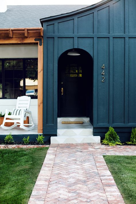 Benjamin Moore Deep River Exterior, Dark Green Exterior, Dark Blue Houses, Evergreen House, House Entry, Rustic Outdoor Decor, Juniper Home, Exterior House Colors Stucco, Exterior House Colors Combinations