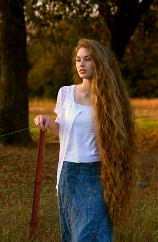 Worlds Longest Hair, Woman With Long Hair, Extremely Long Hair, Long Beautiful Hair, Long Face Hairstyles, Rapunzel Hair, Really Long Hair, Super Long Hair, Hair Women