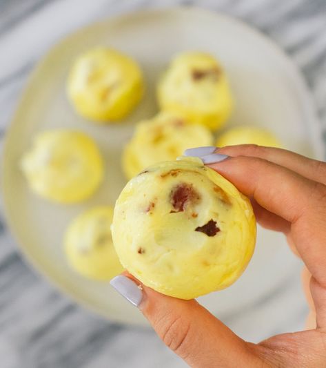 Copycat Starbucks Egg Bites Low Carb Egg Bites, Egg Bites Easy, Starbucks Sous Vide Egg Bites, Copycat Starbucks Egg Bites, Starbucks Egg Bites Recipe, Instant Pot Egg Bites, Mold Recipes, Starbucks Sous Vide Eggs, Sous Vide Egg Bites