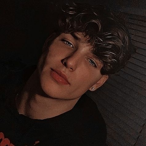 Instagram Men, Kuroo Tetsurou, Boy Face, Instagram Ideas Photography, Sam And Colby, Aesthetic Painting, Boys Haircuts, Male Face, Fantasy Books