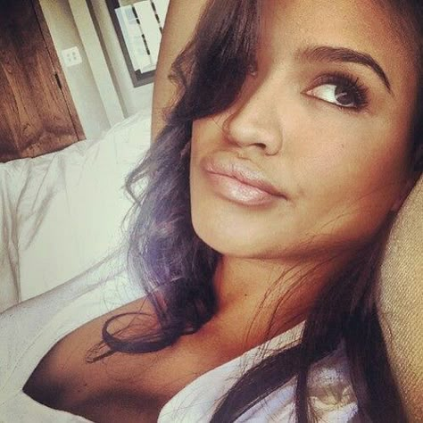 Cassie Cassie Singer, Cassie Hairstyles, 2000s Beauty, Cassie Ventura Instagram, Cassie Instagram, Cassie Ventura, Beauty Goals, Princess Grace, Huda Beauty