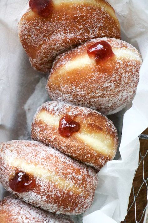 Doughnuts Aesthetic, Jam Doughnut Recipe, Irish Baking, Doughnuts Easy, Jam Donut, Homemade Donuts Recipe, Plum Jam, Homemade Donuts, Doughnut Recipe