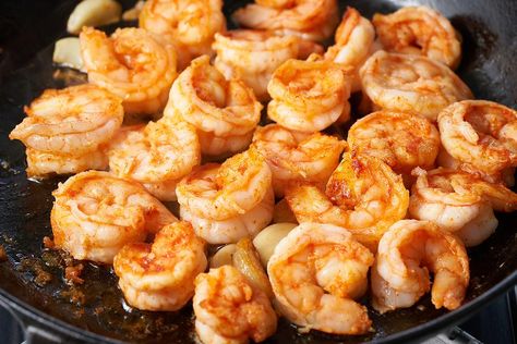 Mediterranean Shrimp Recipe, Panko Shrimp, Creamy Garlic Shrimp Recipe, Lemon Shrimp Recipes, Mediterranean Shrimp, Easy Mediterranean Recipes, Baking Measurements, Fast Dinner Recipes, Shrimp Recipes Easy