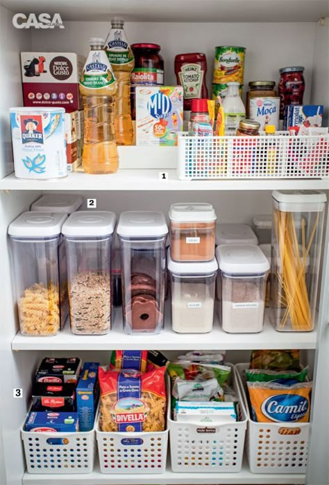 Blog de Decoração Perfeita Ordem: Cozinha e despensa organizadas... Imagens que te ajudam a se inspirar Desain Pantry Dapur, Organized Pantry, Pantry Organisation, Desain Pantry, Kabinet Dapur, Kitchen Organization Pantry, Kitchen Organisation, Apartment Organization, Home Organisation