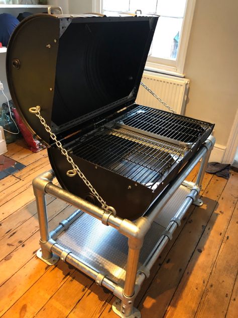 BBQ grill made from an old oil drum and pipework. #oildrum #smoker #bbq #bbqgrill Diy Bbq Pit, Bbq Pit Ideas, Outdoor Grill Ideas, Oil Drum Bbq, Backyard Bbq Pit, Barbeque Design, Barrel Grill, Bbq Pit Smoker, Custom Bbq Pits