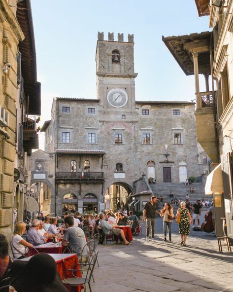 Top Towns in Tuscany You Can't Miss - Petite Suitcase Cortona Tuscany, Cortona Italy, Tuscan Towns, Tuscany Travel, San Gregorio, Toscana Italia, Italy Landscape, Best Of Italy, Italian Village