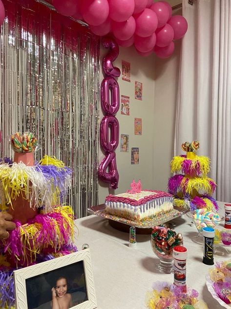 2000 Theme Party Ideas, Y2k Birthday Party Theme, 2000s Birthday Party Theme, Y2k Birthday Party, Y2k Birthday, 00s Party, 2000s Party, 20th Birthday Party, 21st Party