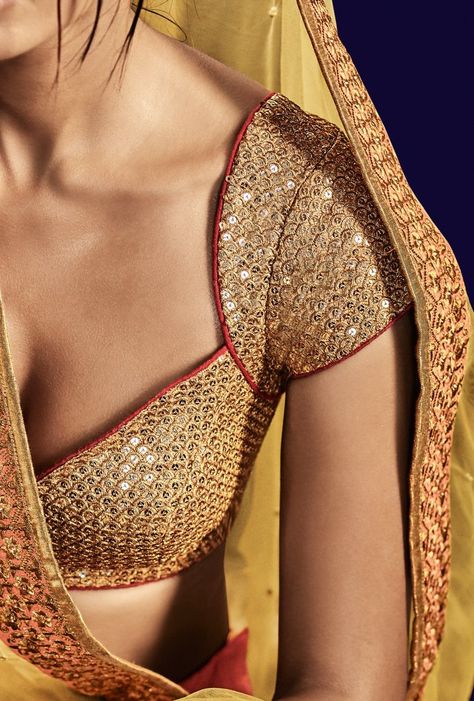 Blouse Design For Heavy Saree, Mega Sleeves Blouse Design, Heavy Blouse Designs, Sleeveless Blouse Designs, Blouse Designs Catalogue, Lurex Fabric, Backless Blouse Designs, Fashionable Saree Blouse Designs, Lehenga Blouse Designs