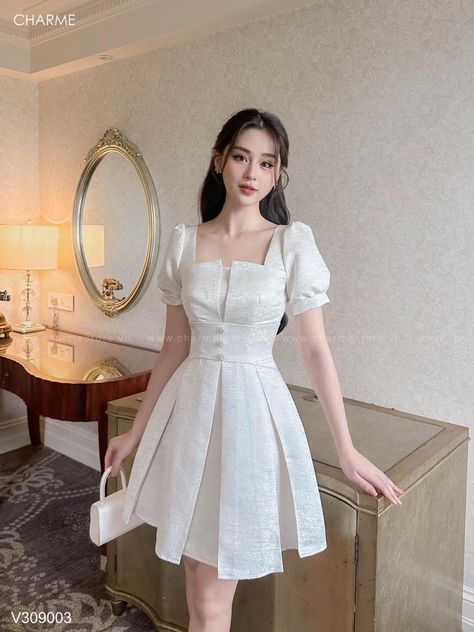 White Sunday Dress, Sunday Dress Top, Kawr Design, Dress Outfits Korean, Floral Dress Aesthetic, Cute Simple Dresses, Model Dress Kebaya, Classy Short Dresses, Trendy Outfits Indian