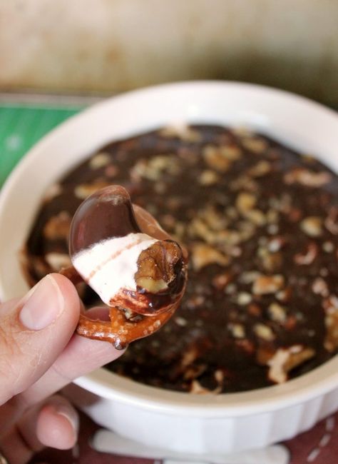 Mississippi Mud Dip - The Kitchen Prep Blog Sweet Dip Recipes, Sweet Dip, Dessert Dip, Mississippi Mud, Sweet Dips, Kitchen Prep, Dessert Dips, Prep Kitchen, Brownie Batter