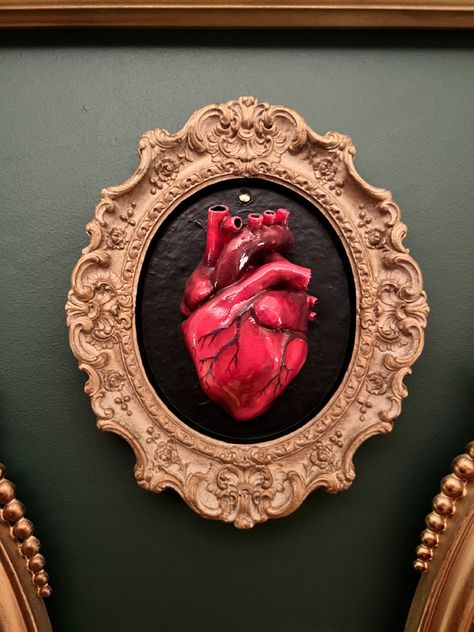 Gothic Clay Art, Goth Clay Projects, Gothic Clay Ideas, Real Heart Painting Aesthetic, Gothic Resin Art, Polymer Clay Anatomical Heart, Goth Clay Sculpture, Goth Resin Art, Heart Art Painting