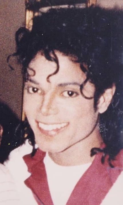 Michael Jackson with no makeup😍 Michael Jackson With No Makeup, Michael Jackson No Makeup, Michael Jackson Makeup, Mj Smile, Michael Jackson 1988, Mj Bad, Michael Jackson Images, Michael Jackson Photoshoot, Michael Jackson Hot