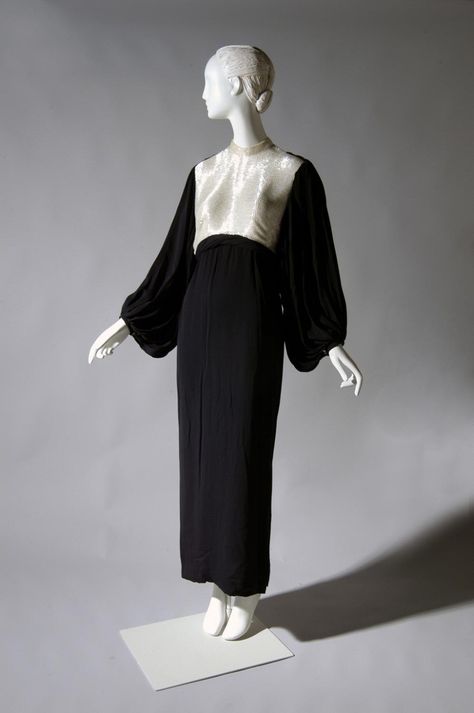 James Galanos, Hollywood Costume, Black White Dress, Vintage Gowns, Women Long Dresses, Historical Dresses, 70s Fashion, Winter Fashion Outfits, European Fashion