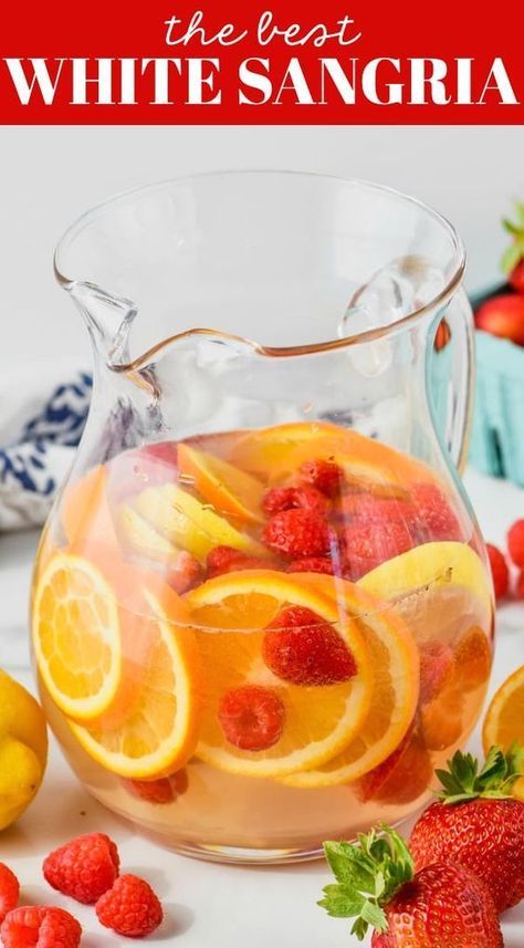 Easy White Sangria Recipe, Vodka Sangria, Summer Sangria Recipes, White Wine Sangria Recipe, Sangria Pitcher, White Sangria Recipe, Easy Sangria Recipes, Strawberry Sangria, Sangria Ingredients