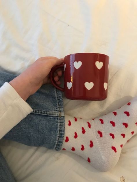 Loving Him Was Red, Heart Socks, Hearts Girl, Taylor Swift Album, Oui Oui, Winter Aesthetic, Red Aesthetic, Mode Vintage, Picture Wall