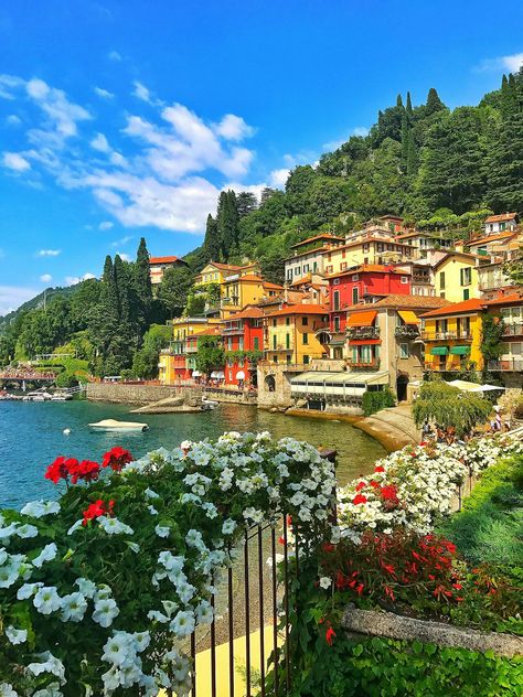 Comer See, Italy Landscape, Italy Tours, Italy Aesthetic, Dream Travel Destinations, Jolie Photo, Beautiful Places To Travel, Lake Como, Pretty Places