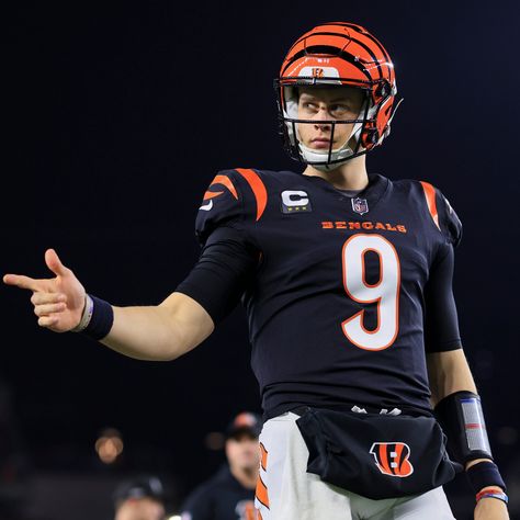 Joe Burrow Wallpaper Aesthetic, Joey Burrow, Joe Burrow Cute, Madden 25, Cincinatti Bengals, Joe Shiesty, Nfl Quarterback, Football America, Joe Borrow