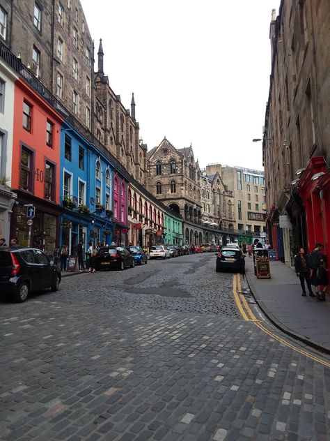 Edinburgh City Aesthetic, Edinburgh Life Aesthetic, Scotland Places To Visit, Edinburgh Underground City, Dean Village Edinburgh Scotland, Edinburgh Old Town, Dundee City, Dundee, Old City