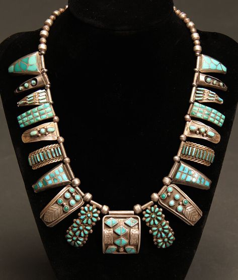 Oyster Jewelry, Bolo Necklace, Costumes Diy, Vintage Native American Jewelry, Multiple Earrings, Native American Bracelets, Native American Artifacts, American Indian Jewelry, Jewelry Turquoise