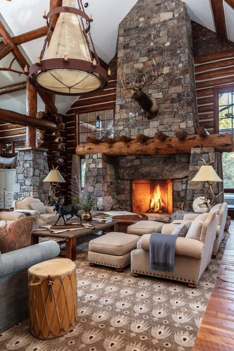 This Montana Home Puts A Refined Spin on Western Style - The Ace Of Space Blog Rustic Cabin Living Room, Cabin Living Room, Montana Homes, Rustic Luxe, Points Of View, Home Remodeling Diy, Cabin Living, Log Cabin Homes, Ranch Style Homes