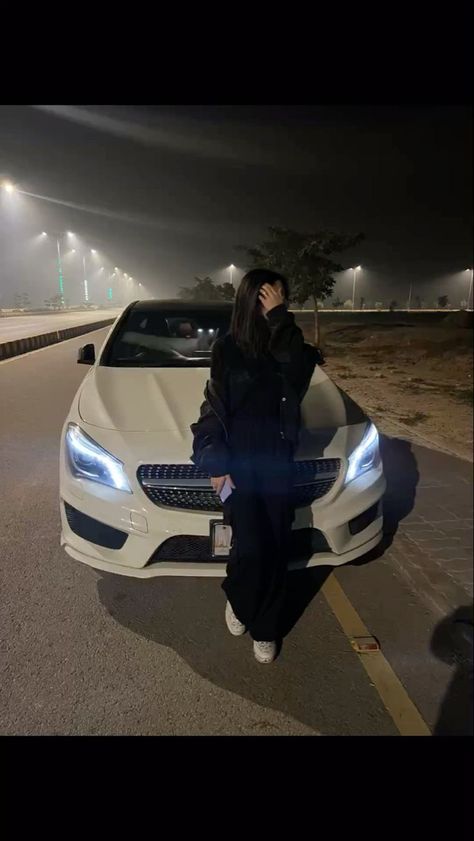 #luxury #luxurylife #cars #girly Poses With Cars Women, Poses With Car Woman, Faceless Photo Ideas, Car Dp, Club Outfit Night, Madrid Outfits, Instagram Dp, Emotional Photography, Friend Poses Photography